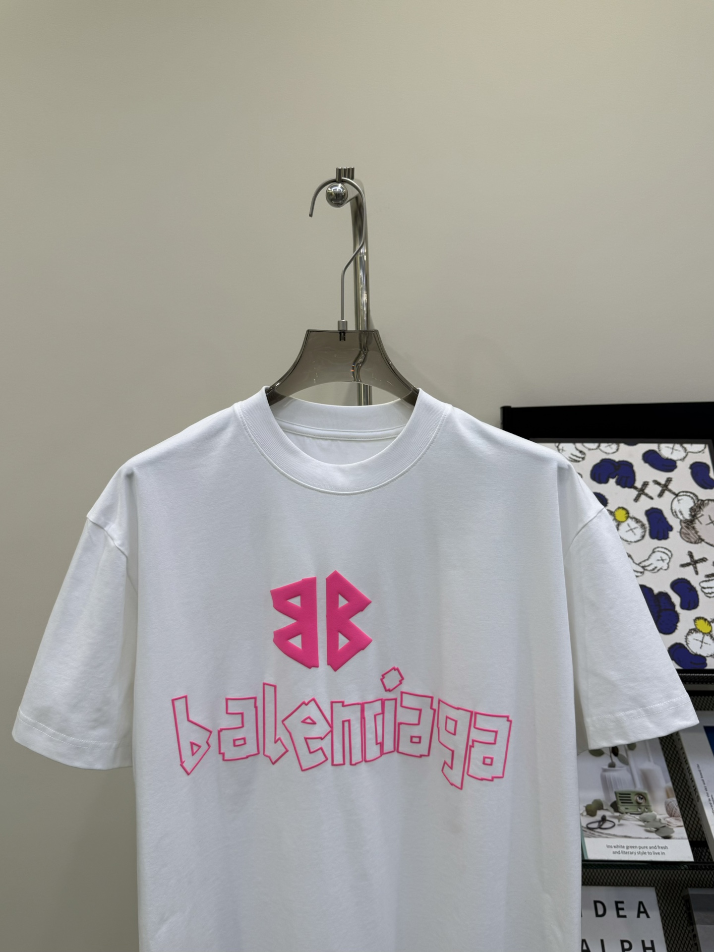 Balenciaga 原單短袖T恤男女款 粉LOGO白底 潮感百搭款式| 12 Balenciaga 原單短袖T恤男女款 粉LOGO白底 潮感百搭款式