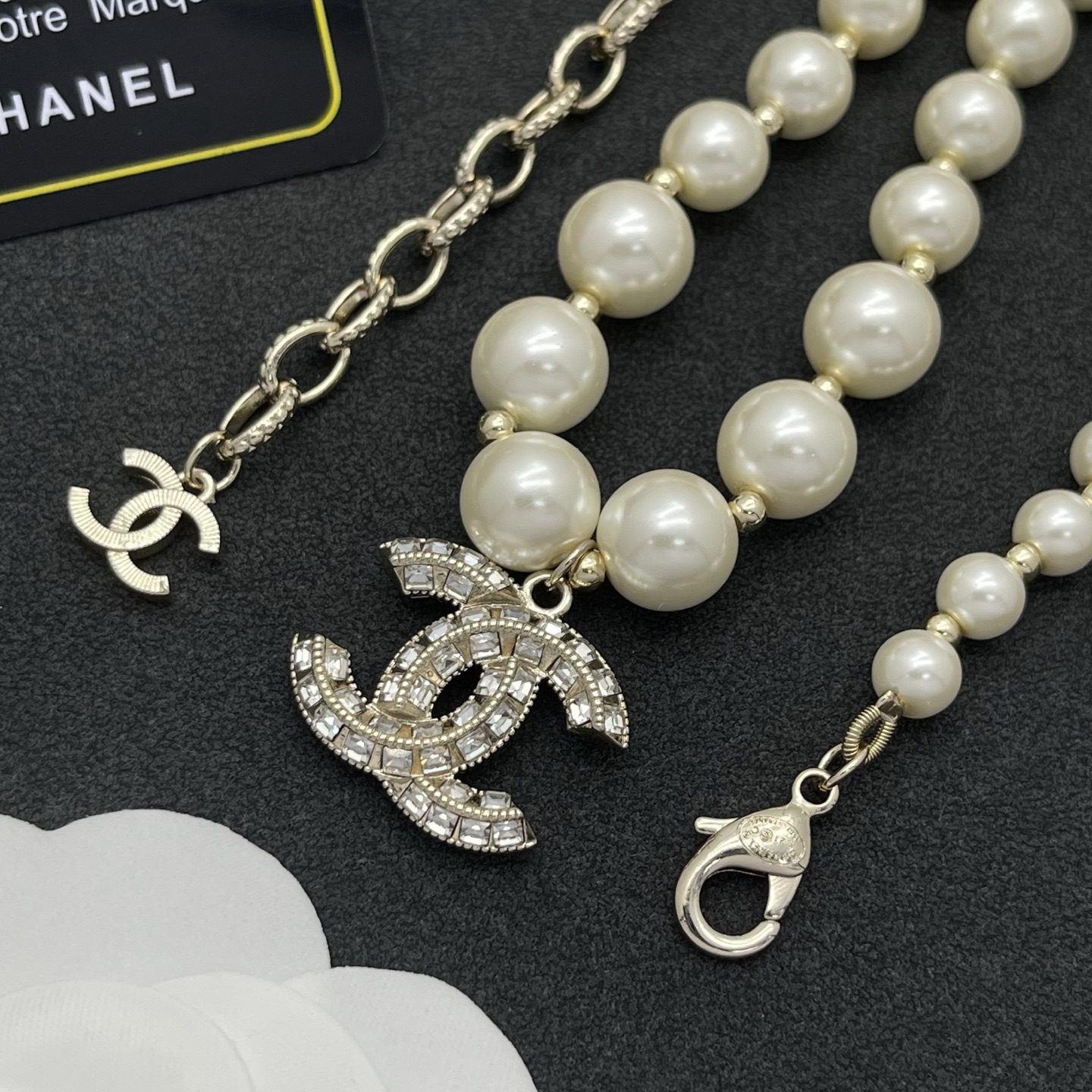 Chanel高仿珍珠雙C項鍊優雅百搭人氣推薦款| 8 Chanel高仿珍珠雙C項鍊優雅百搭人氣推薦款