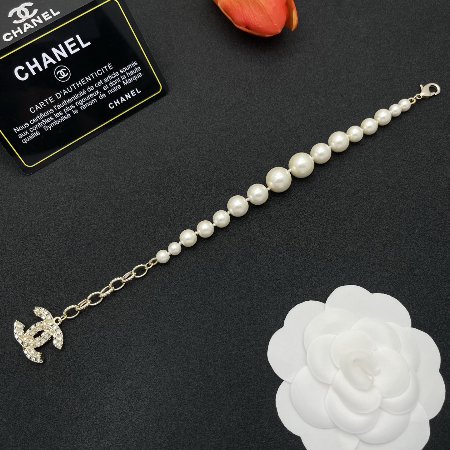 Chanel一比一珍珠手鍊雙C墜飾設計款| 13 Chanel一比一珍珠手鍊雙C墜飾設計款