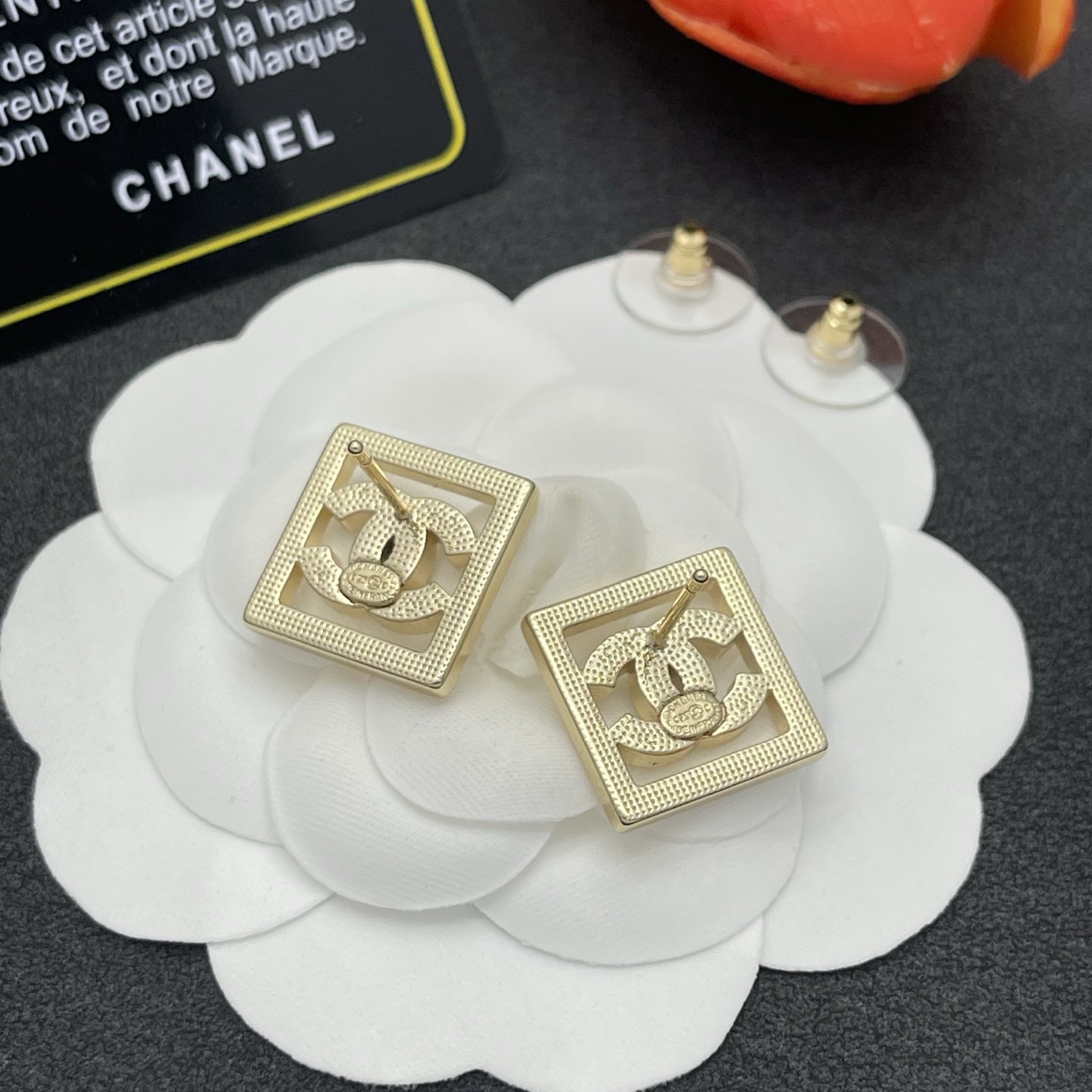 Chanel一比一精品耳環方形金色雙C鑲鑽款| 8 Chanel一比一精品耳環方形金色雙C鑲鑽款