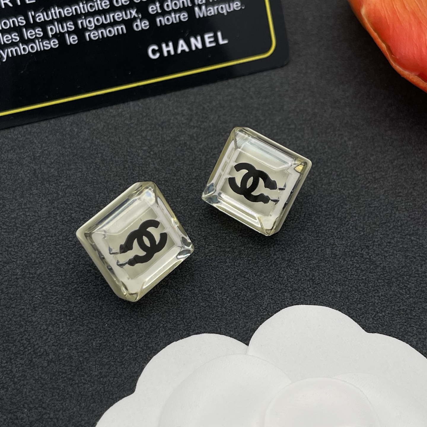 ChanelA貨耳環透明方型設計黑色雙C標誌感造型| 12 ChanelA貨耳環透明方型設計黑色雙C標誌感造型
