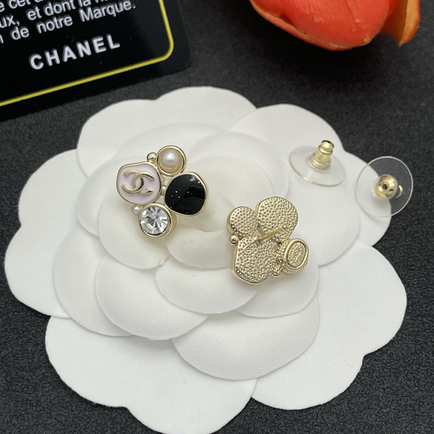 Chanel高仿幾何拼色耳環珍珠水晶粉金款式| 10 Chanel高仿幾何拼色耳環珍珠水晶粉金款式
