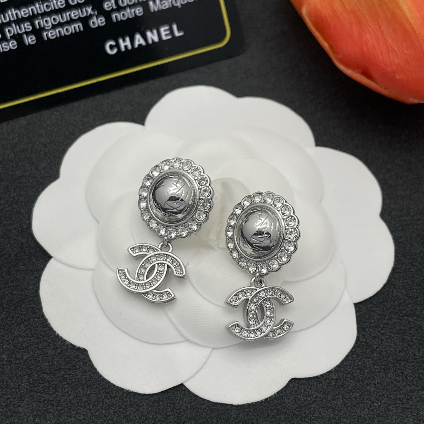 Chanel原單水鑽浮雕耳環雙C垂墜圓形造型款| 13 Chanel原單水鑽浮雕耳環雙C垂墜圓形造型款