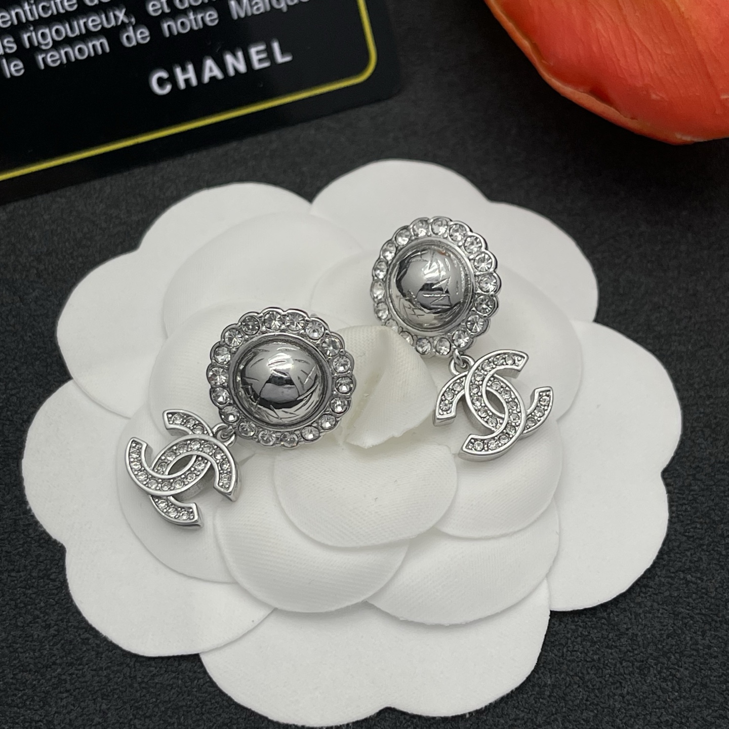 Chanel原單水鑽浮雕耳環雙C垂墜圓形造型款| 12 Chanel原單水鑽浮雕耳環雙C垂墜圓形造型款