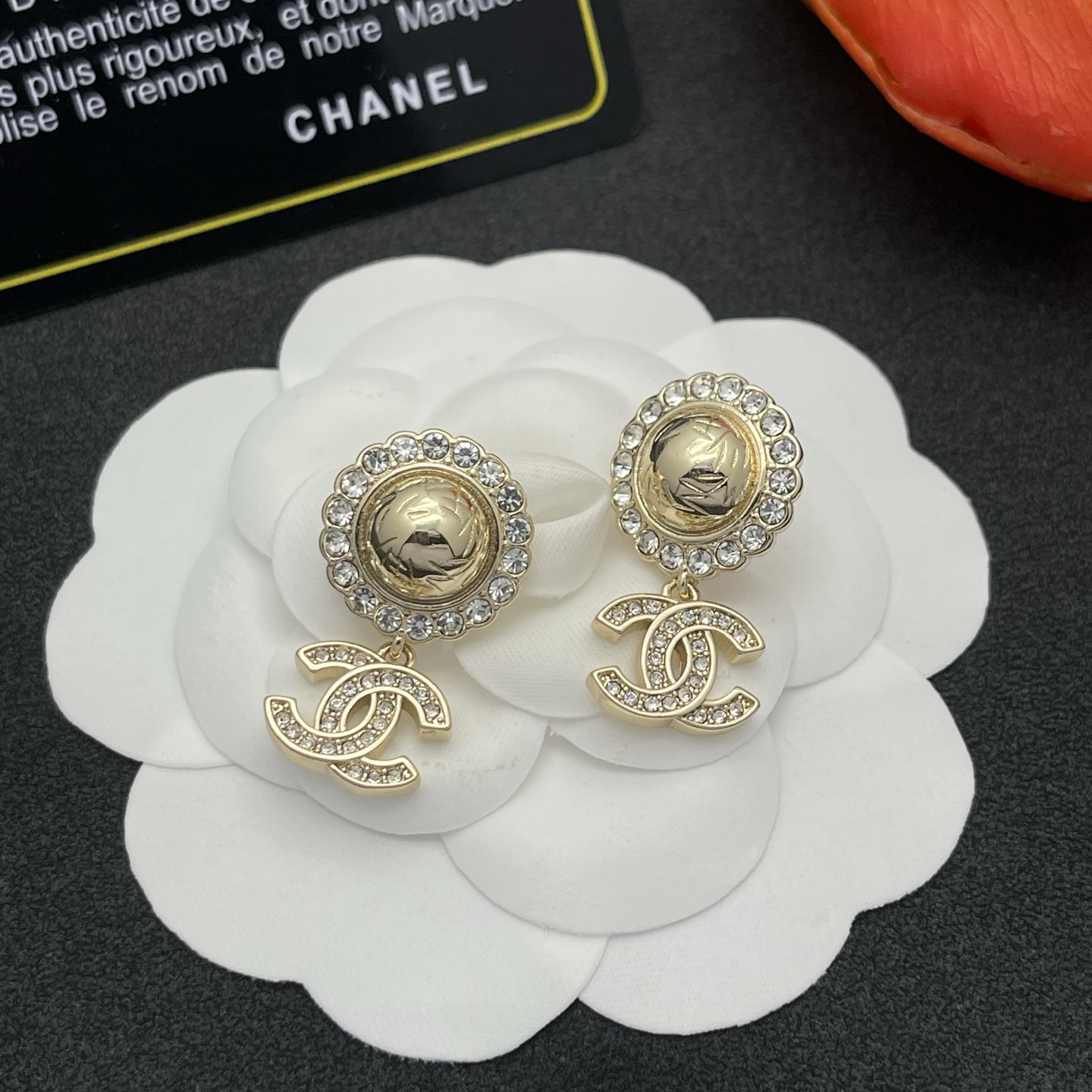 Chanel一比一仿金水鑽耳環女款雕刻垂墜款| 13 Chanel一比一仿金水鑽耳環女款雕刻垂墜款
