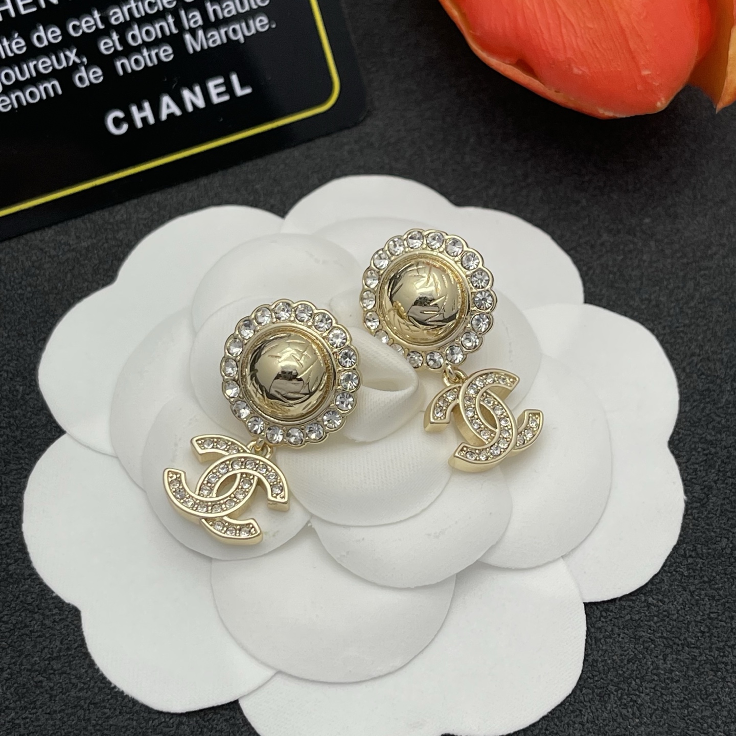 Chanel一比一仿金水鑽耳環女款雕刻垂墜款| 12 Chanel一比一仿金水鑽耳環女款雕刻垂墜款
