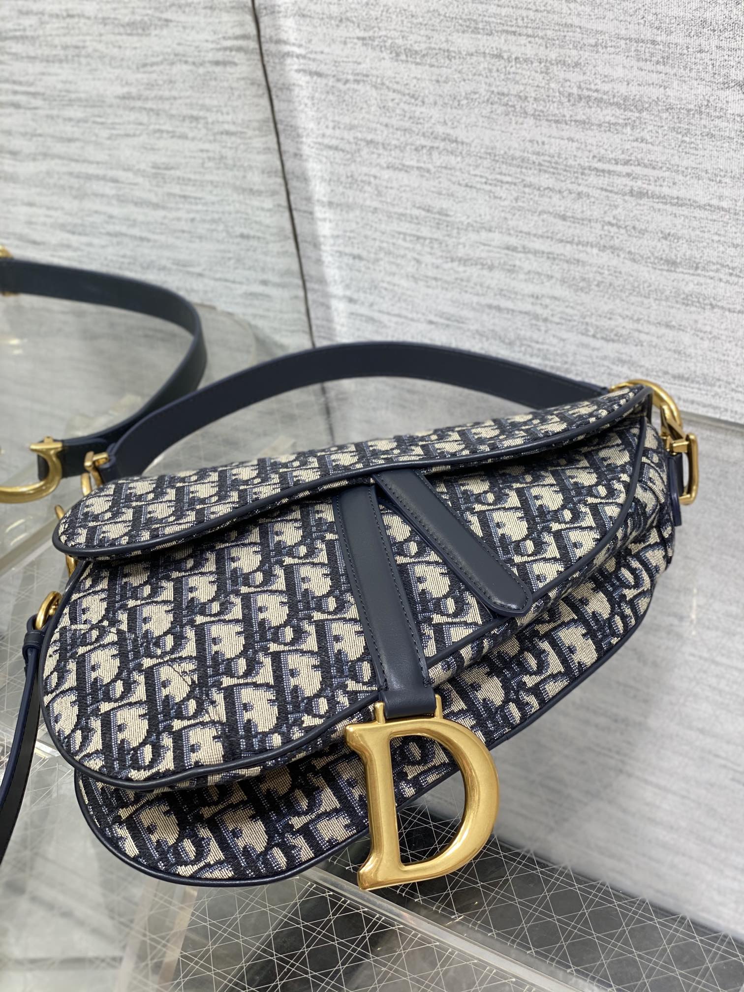 Dior 一比一老花馬鞍包 經典藍色帆布刺繡款 附長背帶| 9 Dior 一比一老花馬鞍包 經典藍色帆布刺繡款 附長背帶