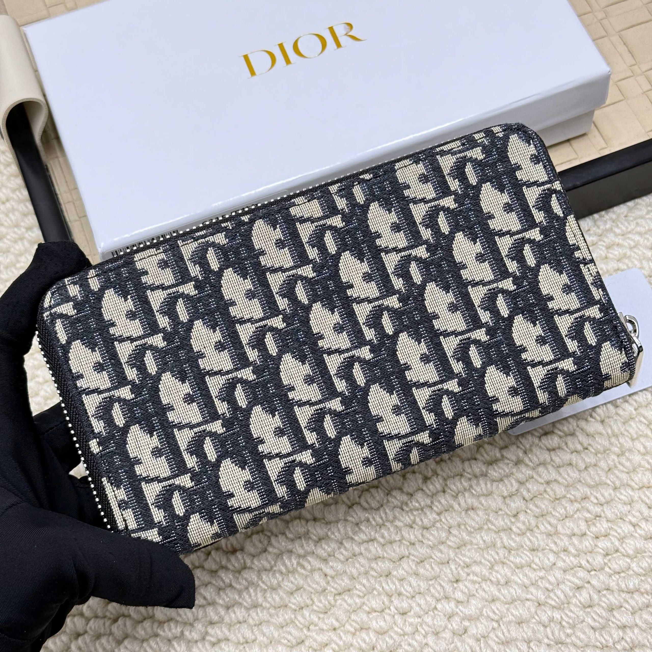 Dior高仿老花拼接拉鍊長夾男士皮革設計款| 10 Dior高仿老花拼接拉鍊長夾男士皮革設計款