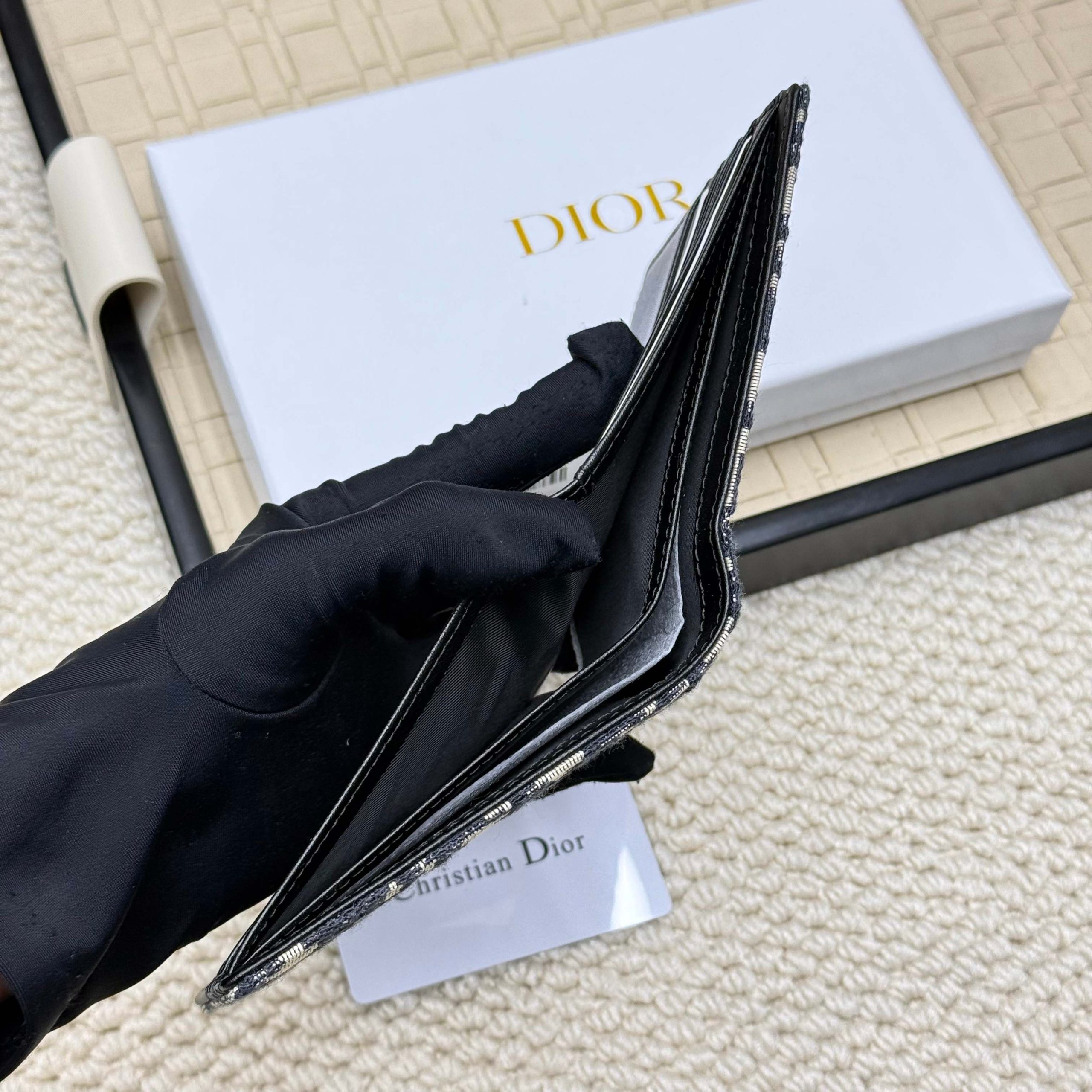 Dior高仿短夾Oblique老花雙折款式簡約設計| 7 Dior高仿短夾Oblique老花雙折款式簡約設計