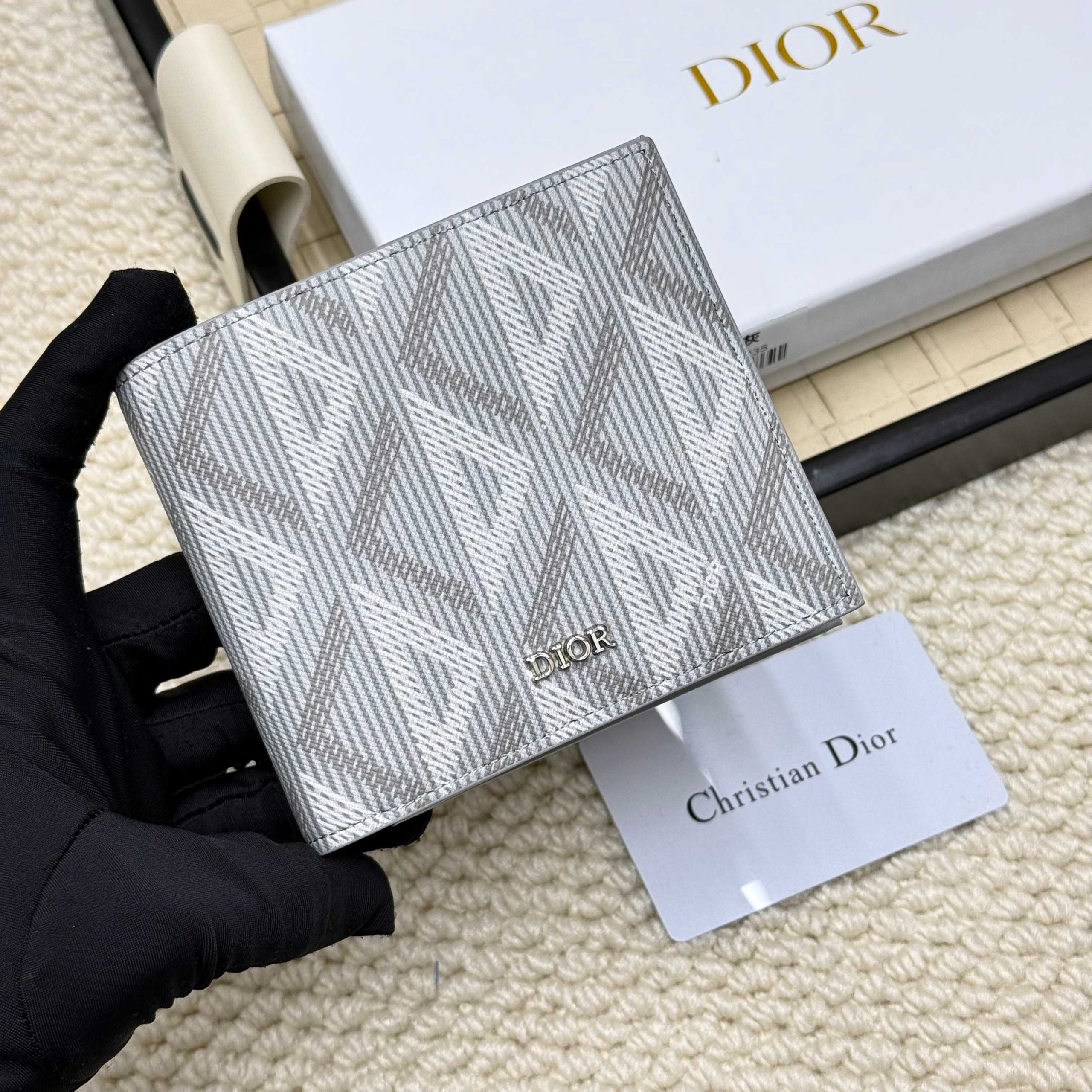 Dior 高仿男士短夾 幾何刺繡設計感 灰色簡約百搭款| 11 Dior 高仿男士短夾 幾何刺繡設計感 灰色簡約百搭款