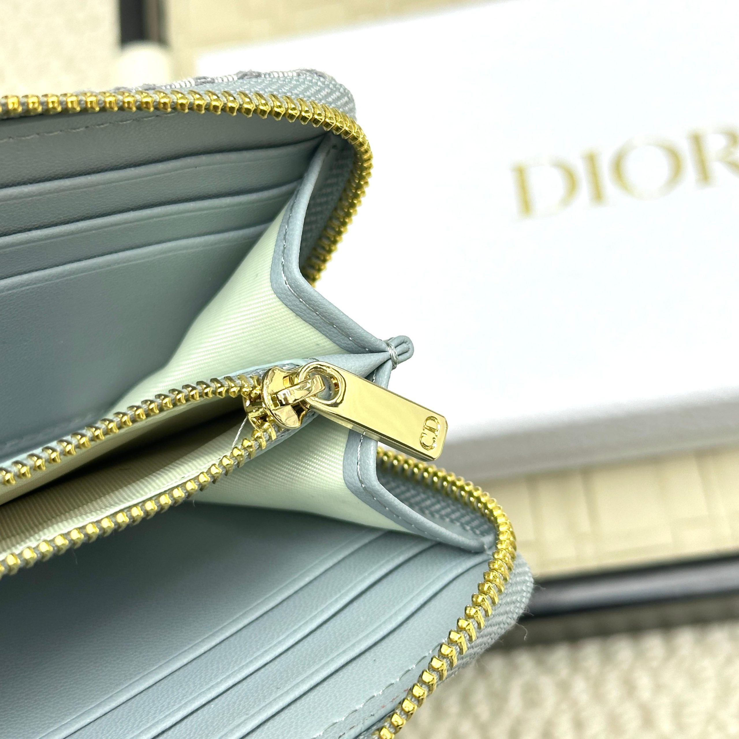 Dior 高仿女士長夾 灰藍老花布紋 經典CD扣精品款| 7 Dior 高仿女士長夾 灰藍老花布紋 經典CD扣精品款