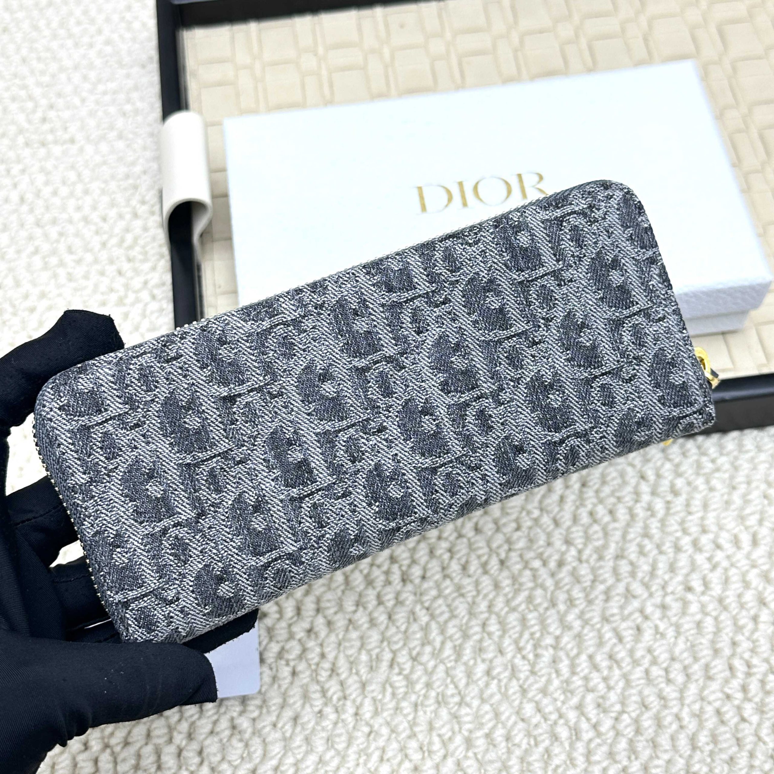 Dior 高仿老花長夾 女用黑灰布紋 CD金扣人氣款| 10 Dior 高仿老花長夾 女用黑灰布紋 CD金扣人氣款