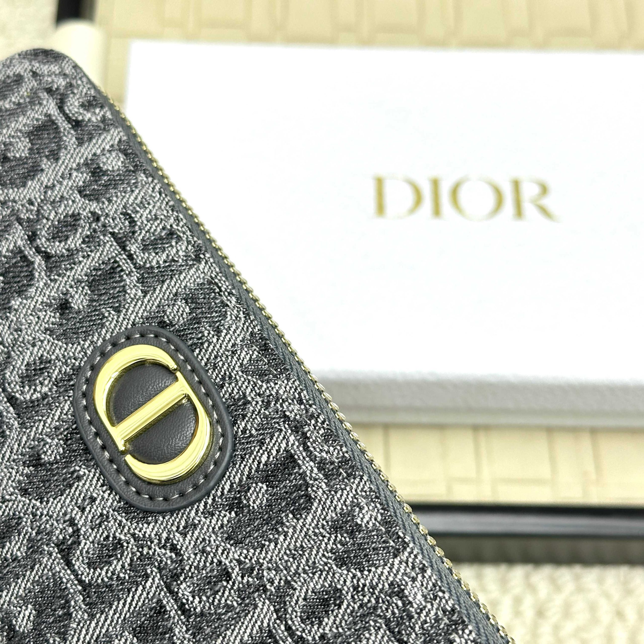 Dior 高仿老花長夾 女用黑灰布紋 CD金扣人氣款| 9 Dior 高仿老花長夾 女用黑灰布紋 CD金扣人氣款