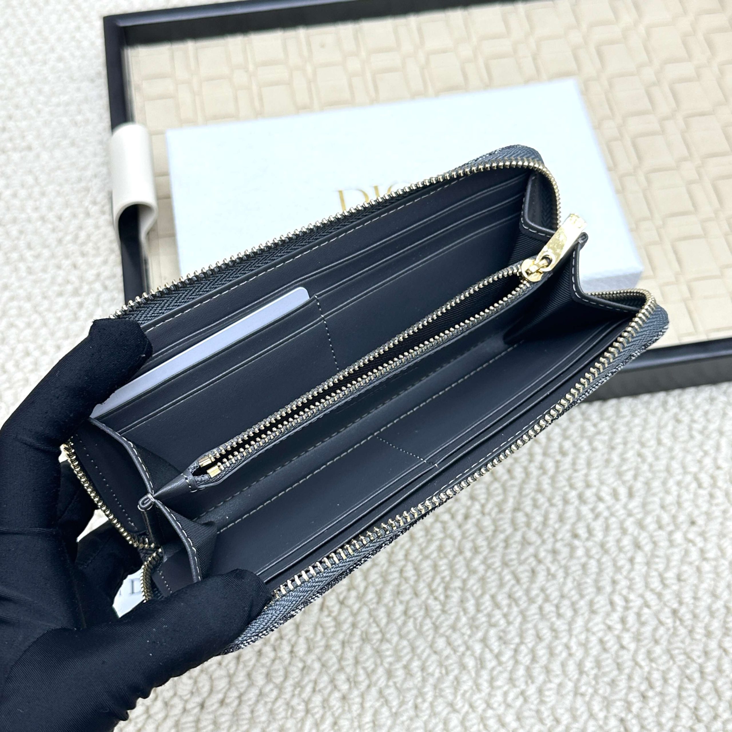 Dior 高仿老花長夾 女用黑灰布紋 CD金扣人氣款| 8 Dior 高仿老花長夾 女用黑灰布紋 CD金扣人氣款