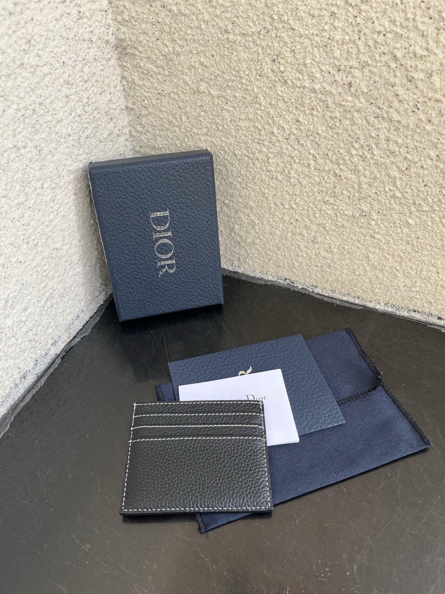 Dior 高仿男士卡包 荔枝皮革 雙卡層設計 俐落簡約風| 11 Dior 高仿男士卡包 荔枝皮革 雙卡層設計 俐落簡約風