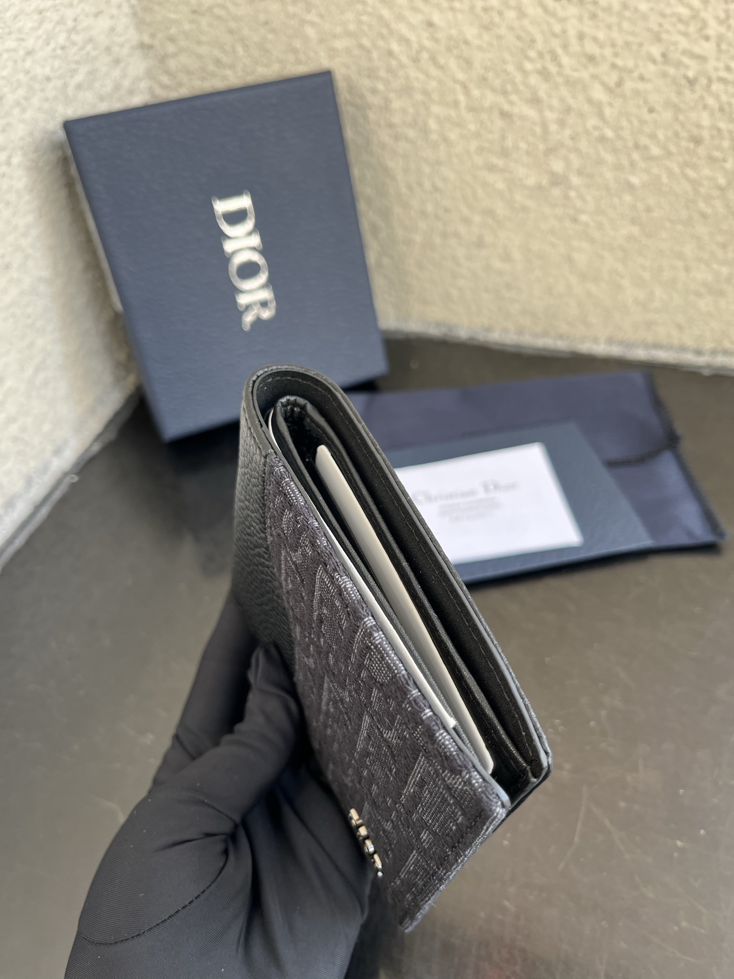 Dior 高仿男士短夾 老花與荔枝皮拼接設計| 8 Dior 高仿男士短夾 老花與荔枝皮拼接設計