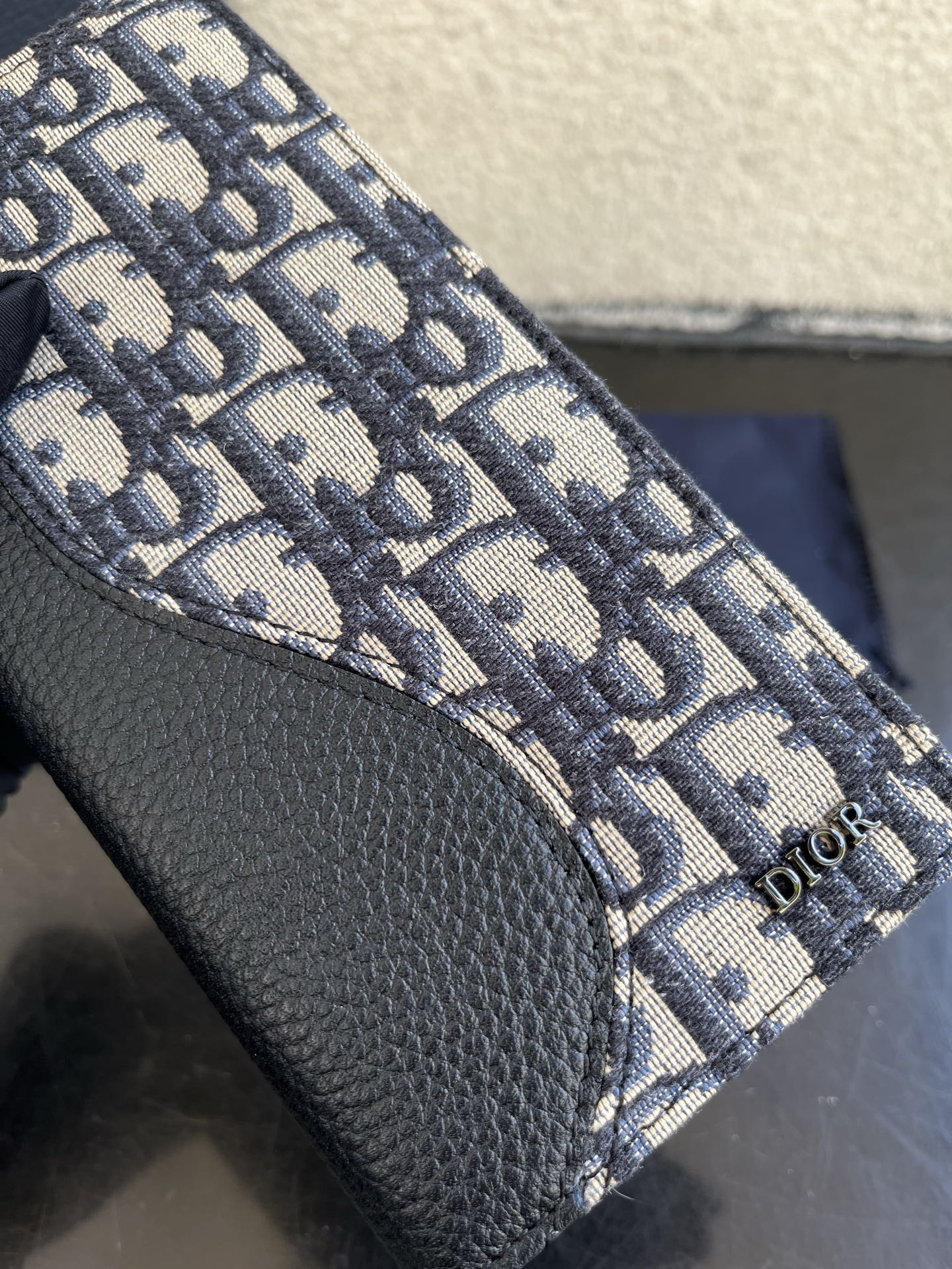 Dior 高仿男士長夾 老花拼皮革款 深藍經典時尚感| 11 Dior 高仿男士長夾 老花拼皮革款 深藍經典時尚感