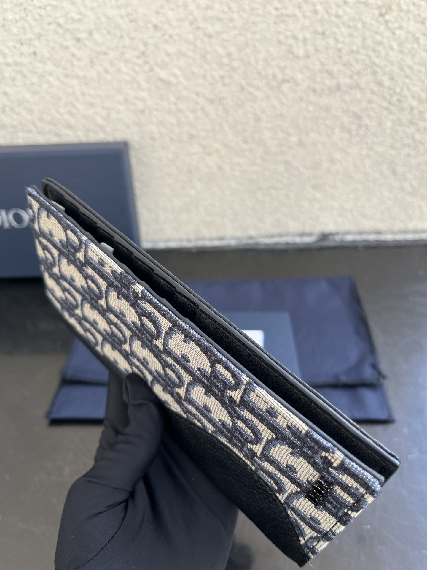 Dior 高仿男士長夾 老花拼皮革款 深藍經典時尚感| 10 Dior 高仿男士長夾 老花拼皮革款 深藍經典時尚感