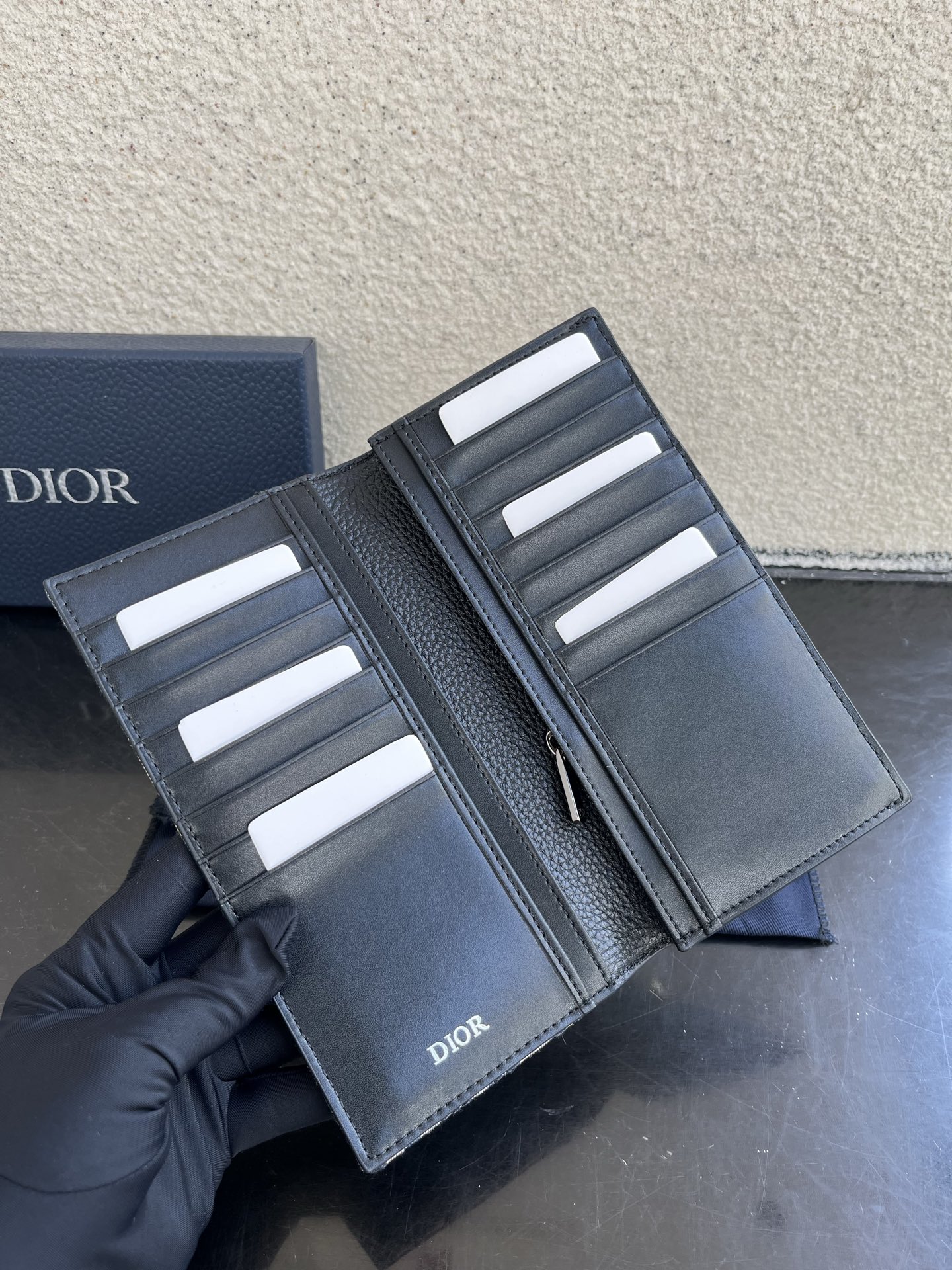 Dior 高仿男士長夾 老花拼皮革款 深藍經典時尚感| 8 Dior 高仿男士長夾 老花拼皮革款 深藍經典時尚感