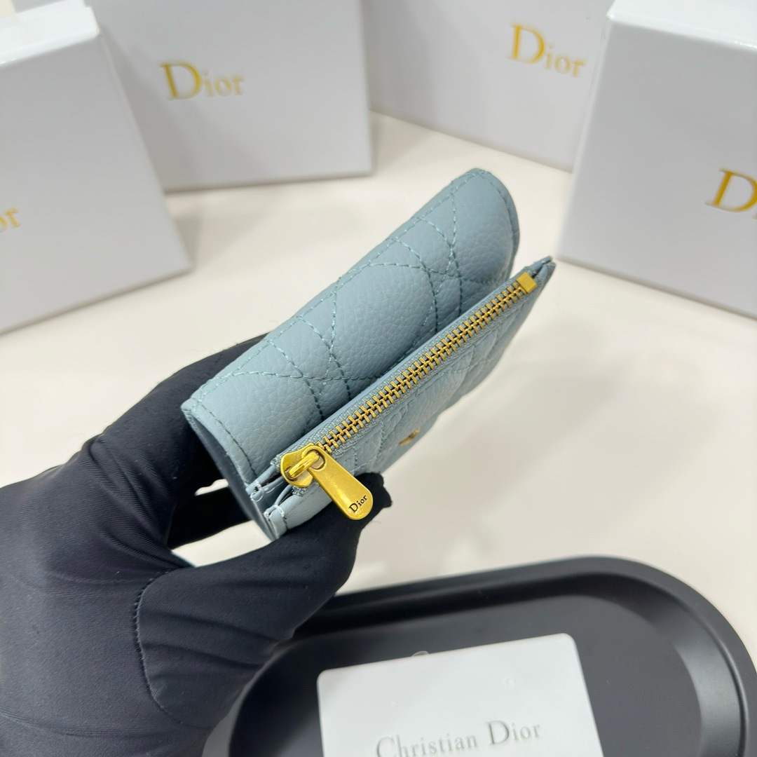 Dior 高仿短夾 女士淡藍皮革 CD金扣 立體縫線設計| 8 Dior 高仿短夾 女士淡藍皮革 CD金扣 立體縫線設計