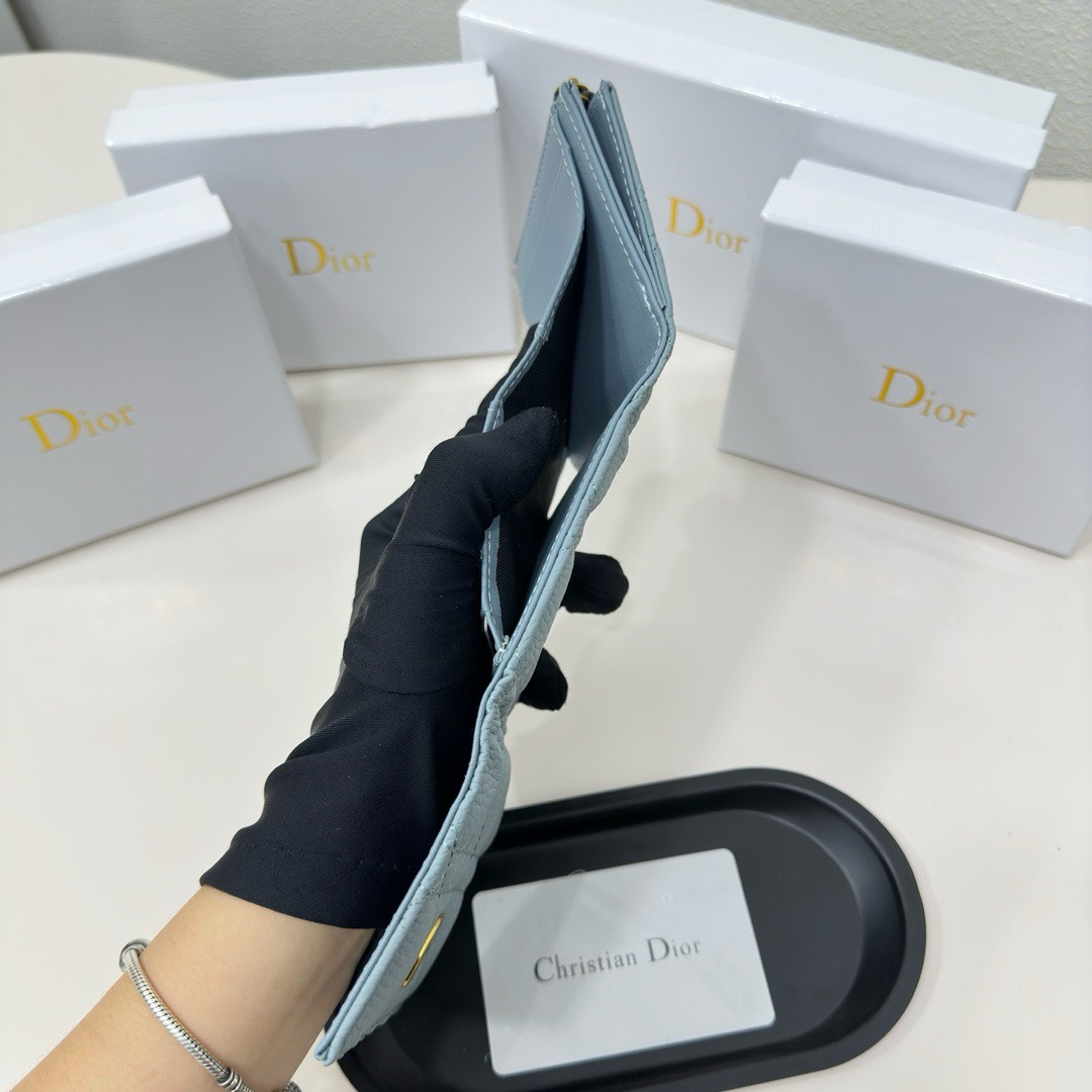Dior 高仿短夾 女士淡藍皮革 CD金扣 立體縫線設計| 14 Dior 高仿短夾 女士淡藍皮革 CD金扣 立體縫線設計