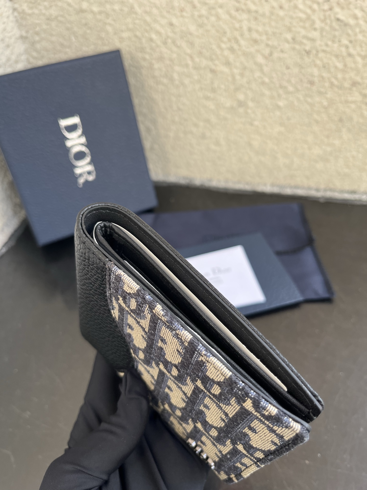 Dior 一比一男士短夾 老花拼皮革款 經典深藍設計| 10 Dior 一比一男士短夾 老花拼皮革款 經典深藍設計