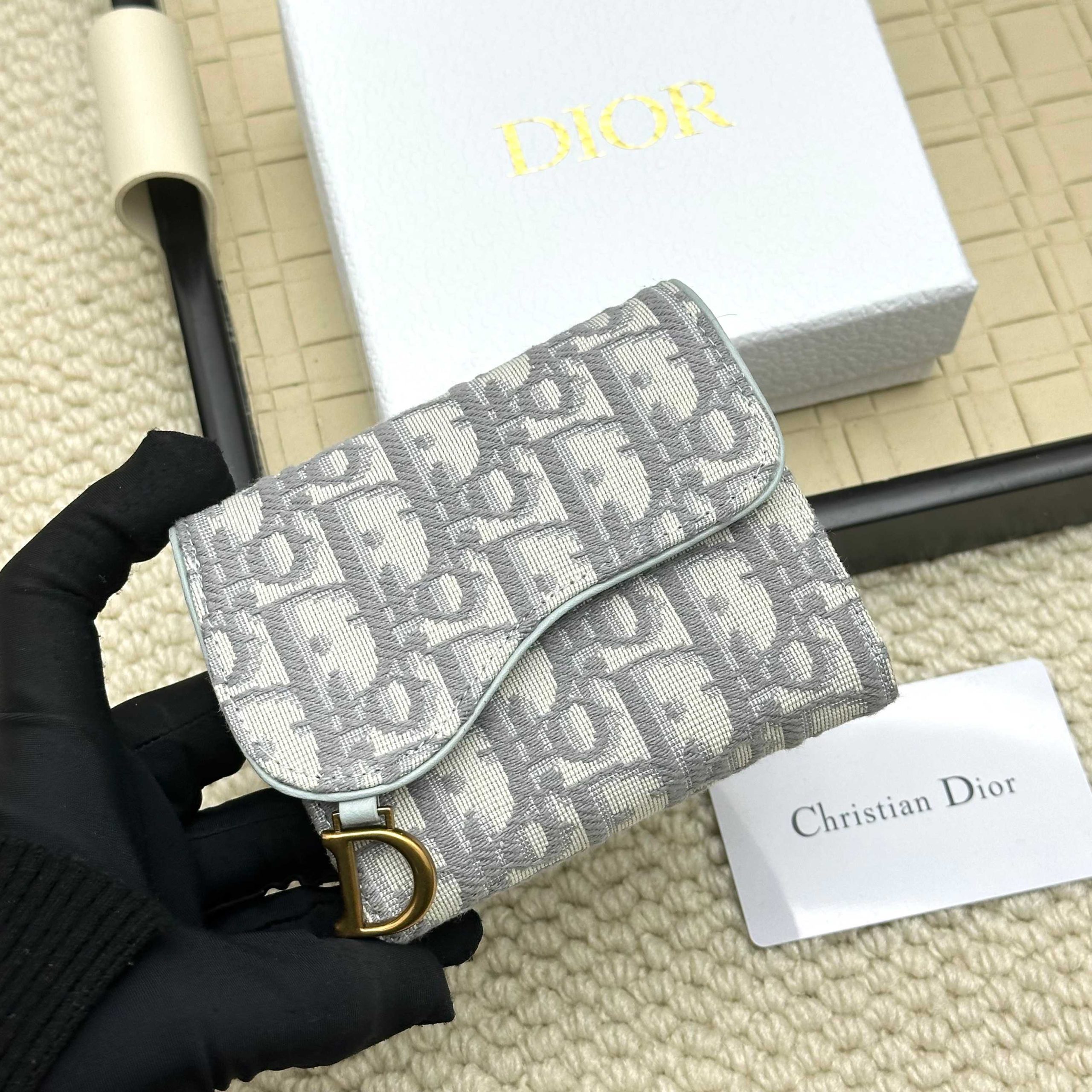 Dior 高仿女士短夾 Oblique 灰白老花布 雙層摺疊設計| 11 Dior 高仿女士短夾 Oblique 灰白老花布 雙層摺疊設計