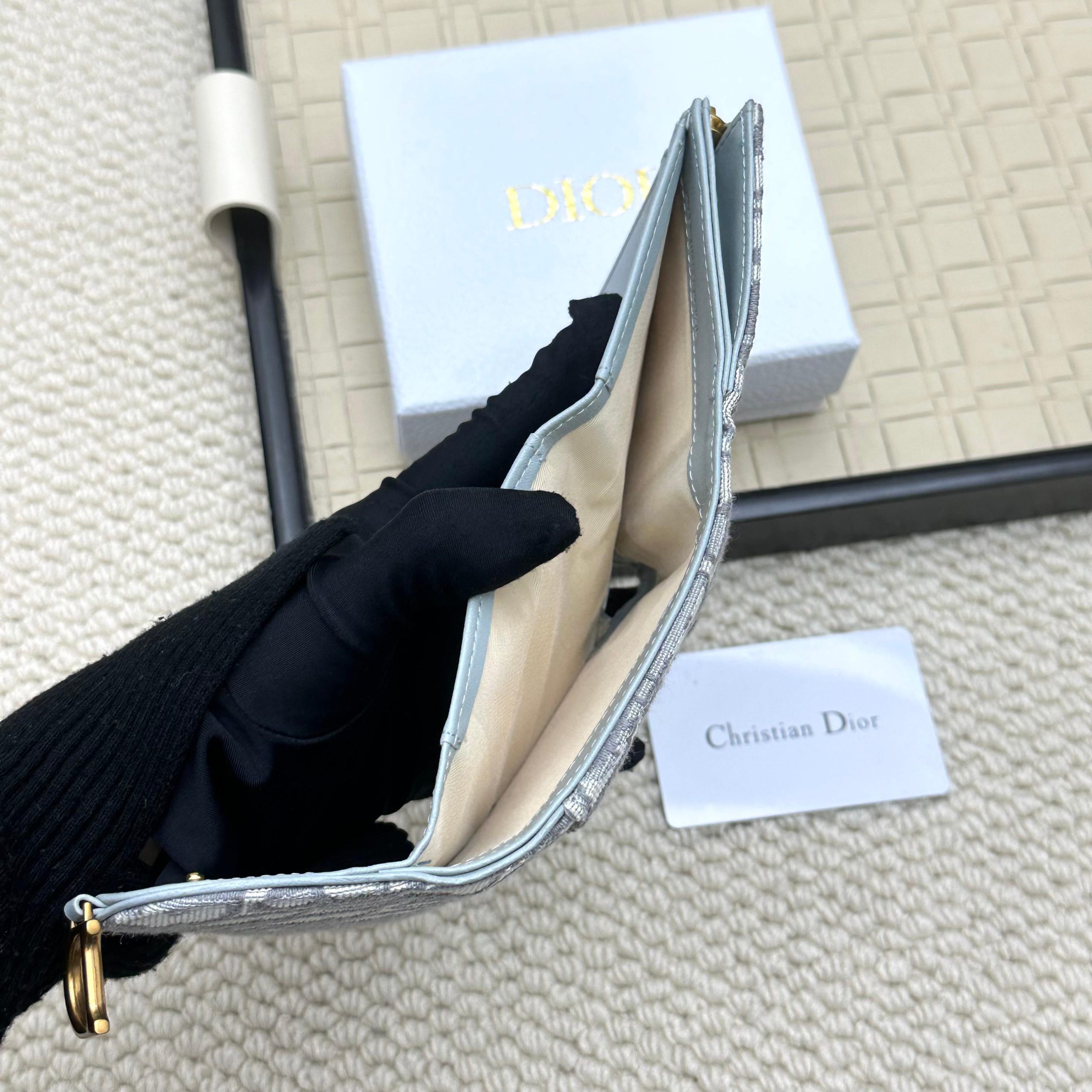 Dior 高仿女士短夾 Oblique 灰白老花布 雙層摺疊設計| 7 Dior 高仿女士短夾 Oblique 灰白老花布 雙層摺疊設計