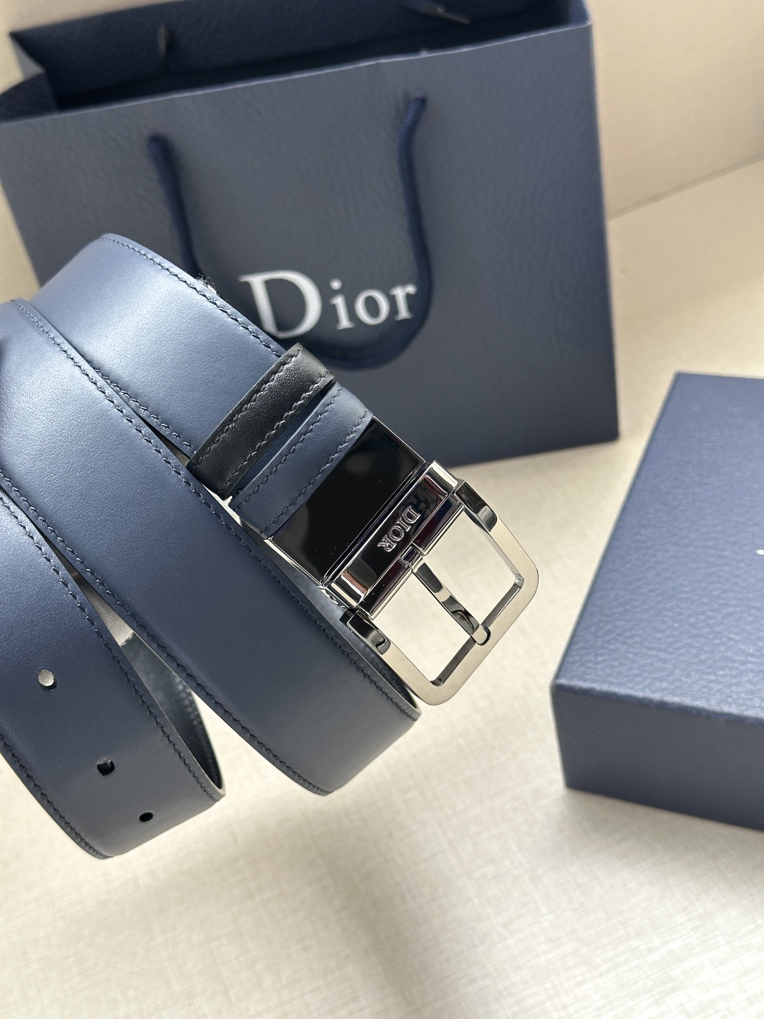 Dior原單皮帶 男士藍色霧面牛皮 寬版平頭銀扣款經典再現| 9 Dior原單皮帶 男士藍色霧面牛皮 寬版平頭銀扣款經典再現