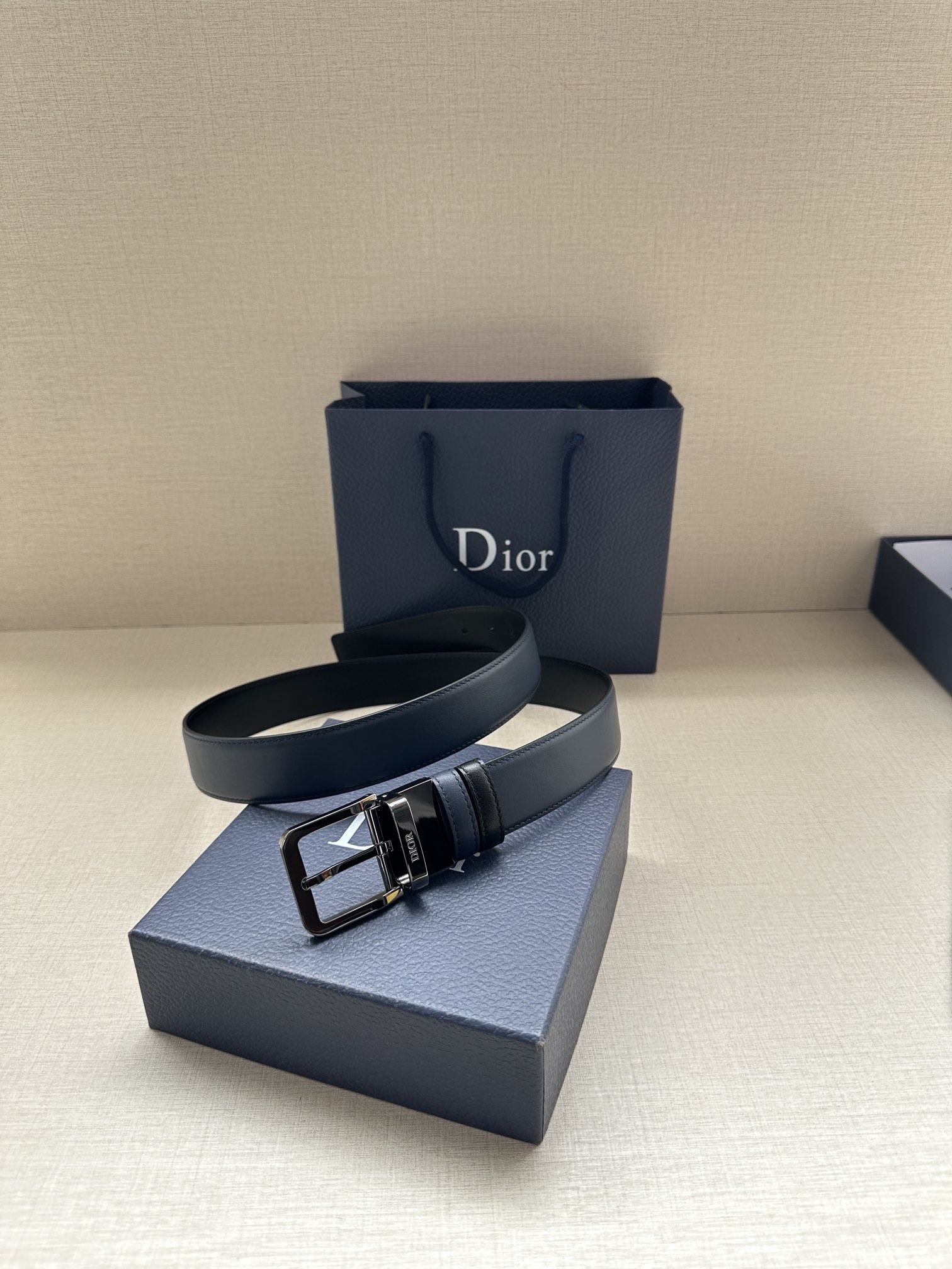 Dior原單皮帶 男士藍色霧面牛皮 寬版平頭銀扣款經典再現| 8 Dior原單皮帶 男士藍色霧面牛皮 寬版平頭銀扣款經典再現