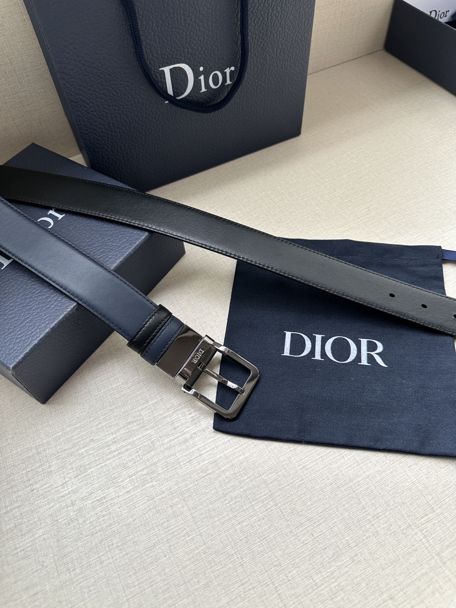Dior原單皮帶 男士藍色霧面牛皮 寬版平頭銀扣款經典再現| 7 Dior原單皮帶 男士藍色霧面牛皮 寬版平頭銀扣款經典再現