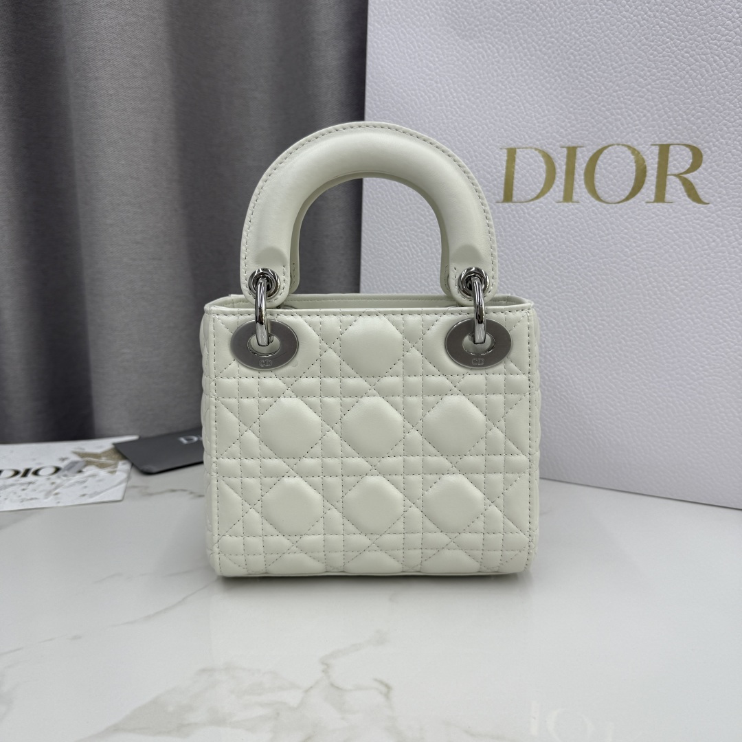 Dior一比一白色Lady Dior女用皮革小包氣質優雅實用推薦| 13 Dior一比一白色Lady Dior女用皮革小包氣質優雅實用推薦