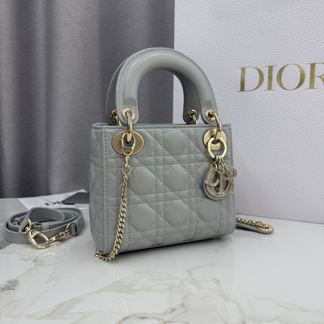 Dior高仿迷你戴妃包女款 冷灰色金屬鍊帶百搭通勤推薦款| 14 Dior高仿迷你戴妃包女款 冷灰色金屬鍊帶百搭通勤推薦款
