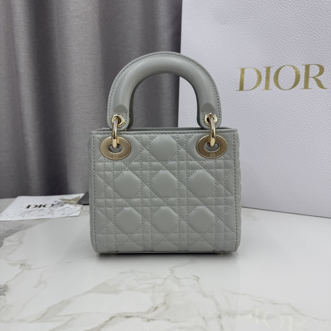 Dior高仿迷你戴妃包女款 冷灰色金屬鍊帶百搭通勤推薦款| 13 Dior高仿迷你戴妃包女款 冷灰色金屬鍊帶百搭通勤推薦款