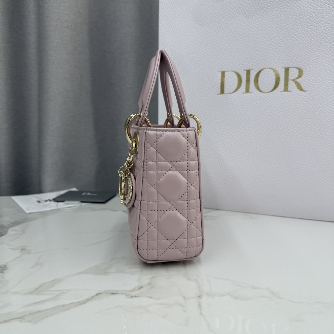 Dior原單粉色戴妃迷你包 女款時尚手提鏈條設計| 9 Dior原單粉色戴妃迷你包 女款時尚手提鏈條設計