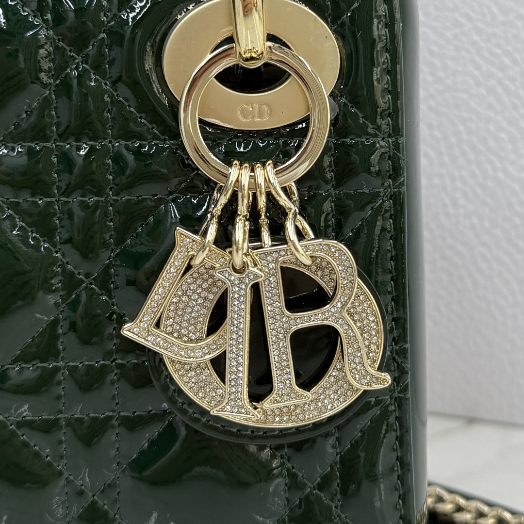 Dior A貨墨綠漆皮Lady Dior小包女用經典風格人氣款| 11 Dior A貨墨綠漆皮Lady Dior小包女用經典風格人氣款