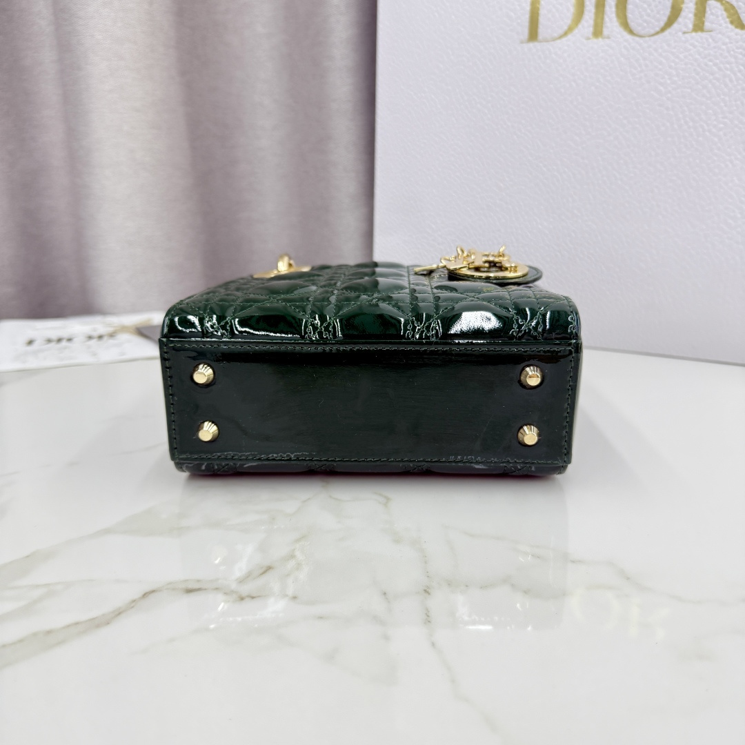 Dior A貨墨綠漆皮Lady Dior小包女用經典風格人氣款| 10 Dior A貨墨綠漆皮Lady Dior小包女用經典風格人氣款