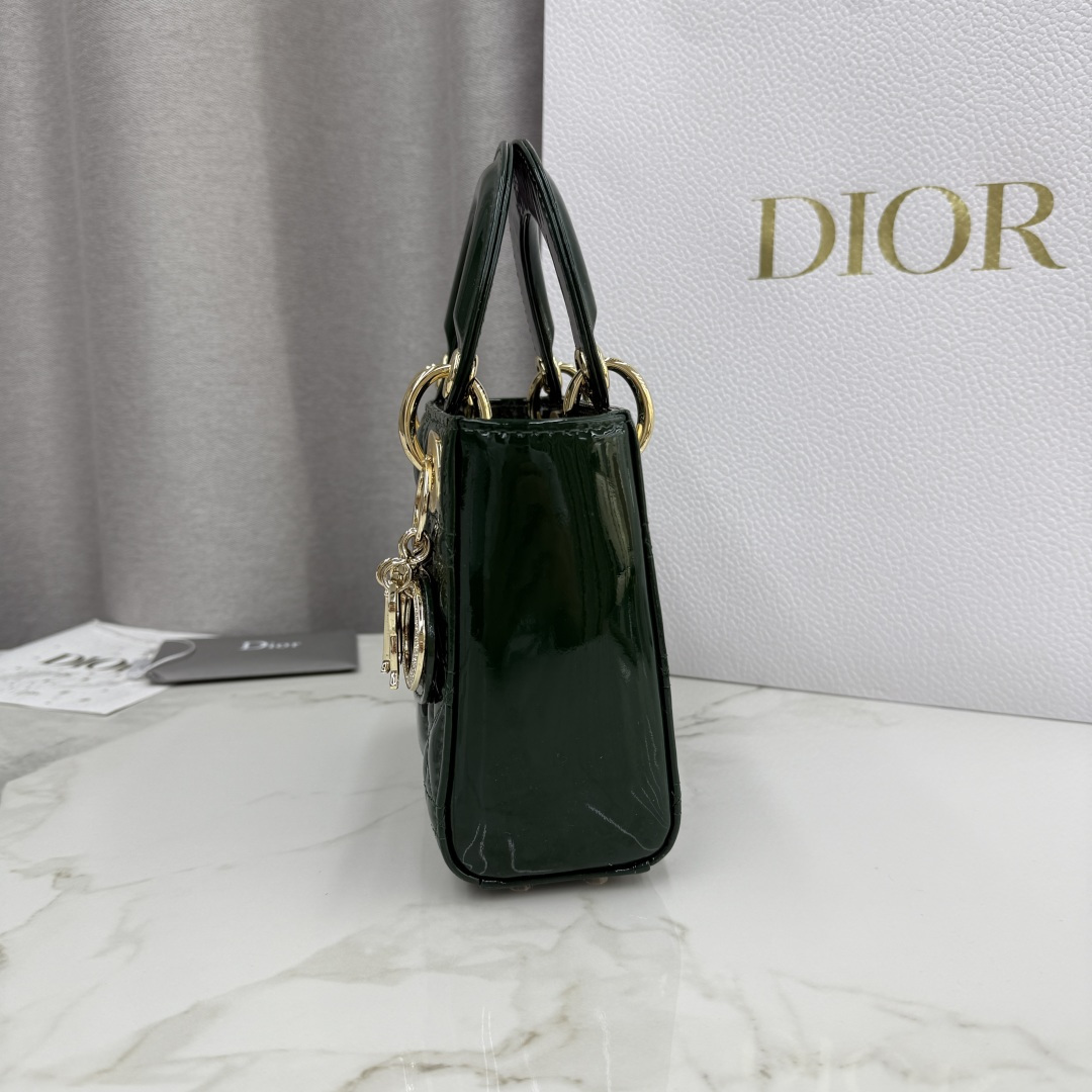 Dior A貨墨綠漆皮Lady Dior小包女用經典風格人氣款| 8 Dior A貨墨綠漆皮Lady Dior小包女用經典風格人氣款