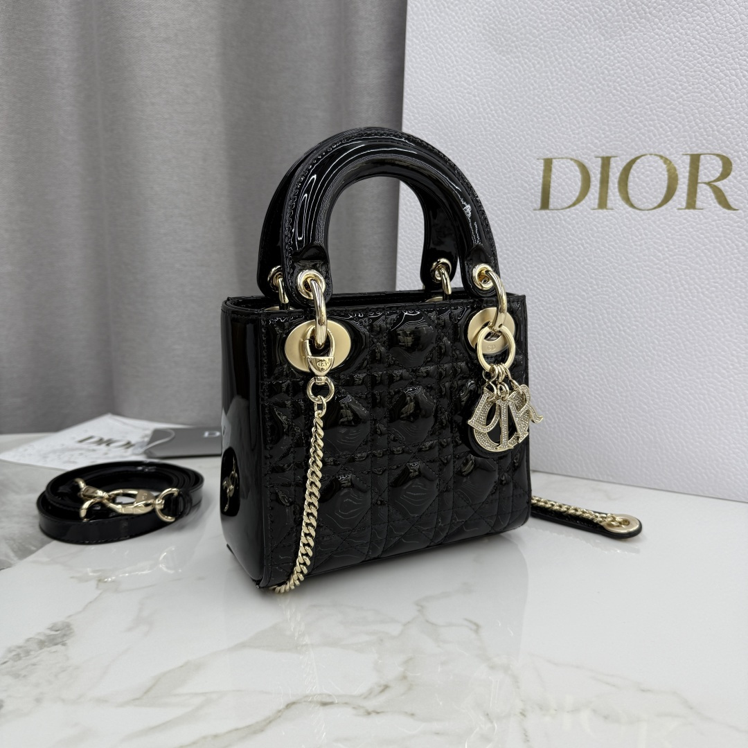 Dior高仿漆皮黑色Lady Dior手提包女款鏈條光澤感設計| 14 Dior高仿漆皮黑色Lady Dior手提包女款鏈條光澤感設計