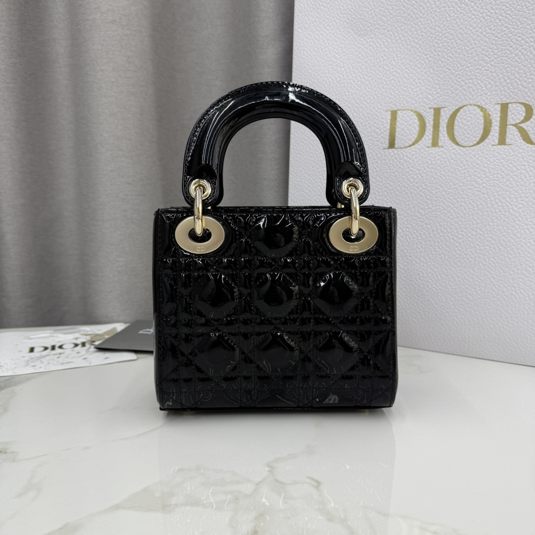 Dior高仿漆皮黑色Lady Dior手提包女款鏈條光澤感設計| 13 Dior高仿漆皮黑色Lady Dior手提包女款鏈條光澤感設計