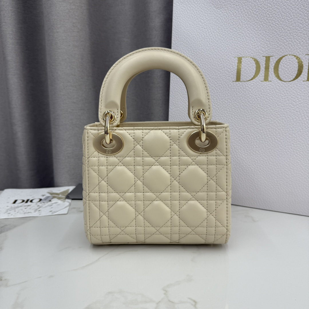 Dior一比一奶油白Lady Dior女用手提包鏈條小巧氣質款| 13 Dior一比一奶油白Lady Dior女用手提包鏈條小巧氣質款
