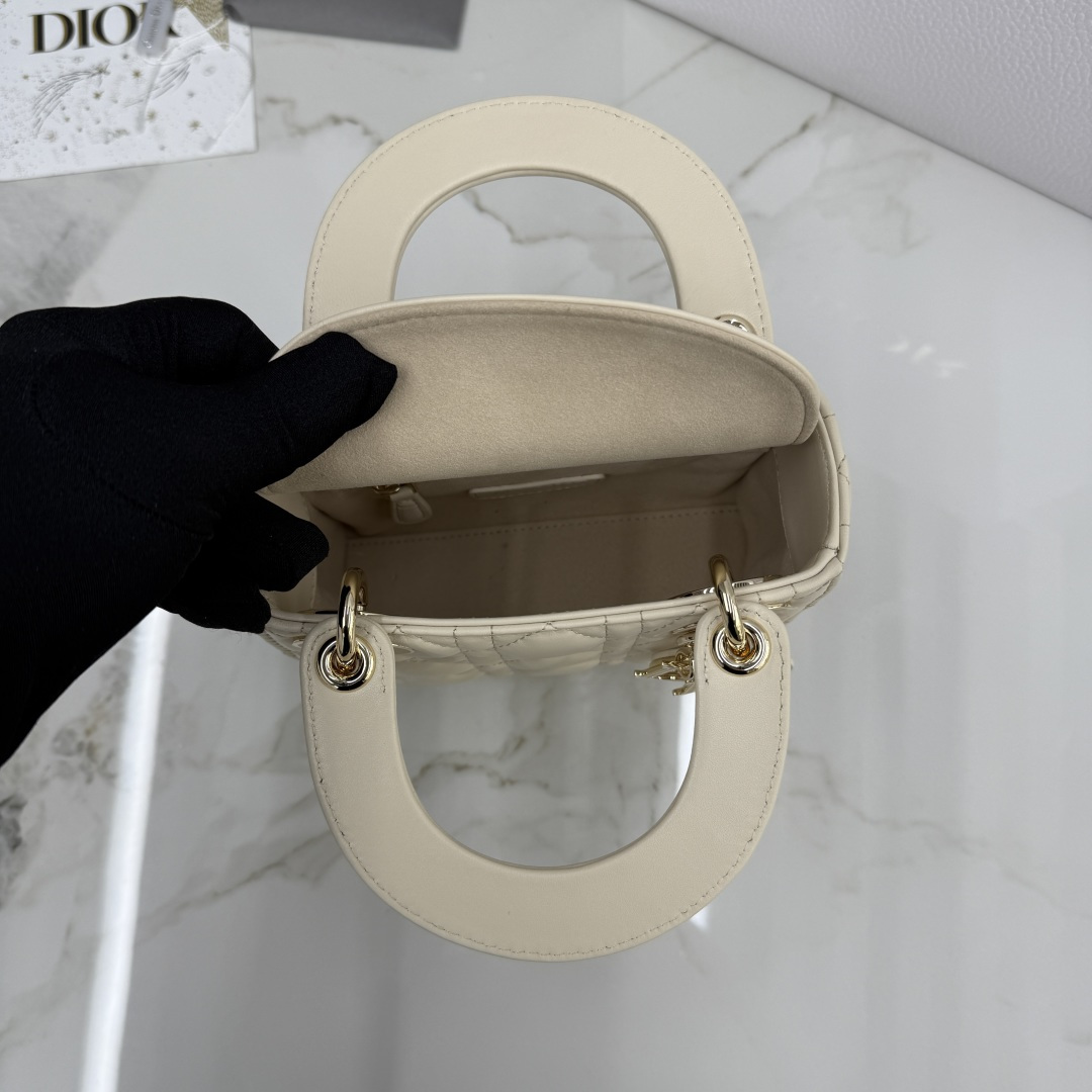 Dior一比一奶油白Lady Dior女用手提包鏈條小巧氣質款| 8 Dior一比一奶油白Lady Dior女用手提包鏈條小巧氣質款