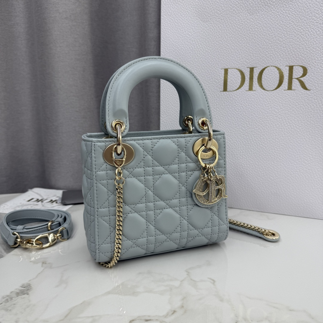 Dior高仿湖水藍Lady Dior女用手提包氣質小款百搭設計| 14 Dior高仿湖水藍Lady Dior女用手提包氣質小款百搭設計