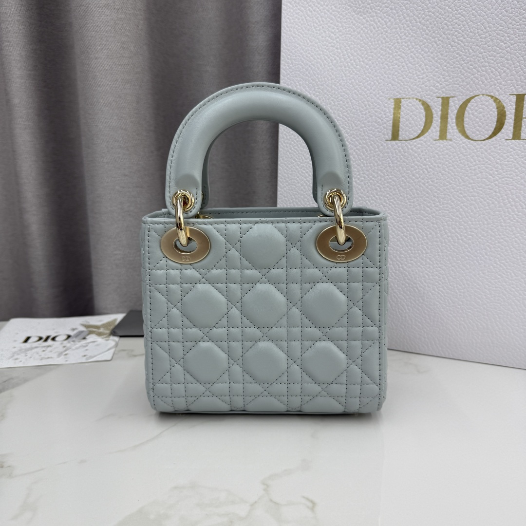 Dior高仿湖水藍Lady Dior女用手提包氣質小款百搭設計| 13 Dior高仿湖水藍Lady Dior女用手提包氣質小款百搭設計