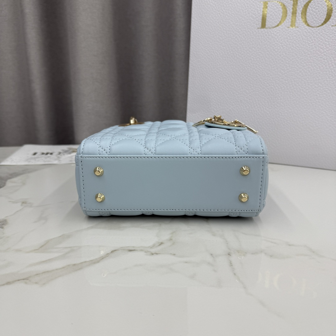 Dior一比一天藍色Lady Dior小款女包典雅設計輕奢推薦| 10 Dior一比一天藍色Lady Dior小款女包典雅設計輕奢推薦