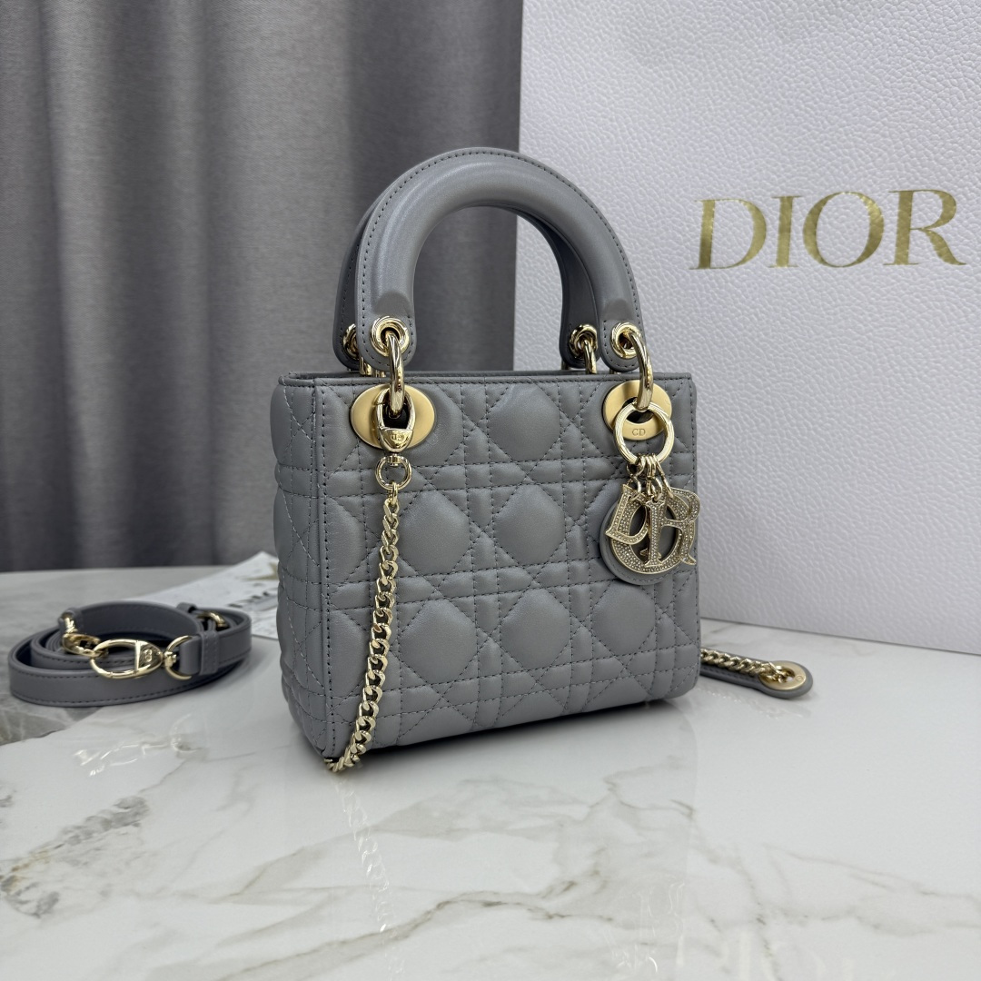 Dior高仿霧灰Lady Dior女包小款實用設計百搭質感風格| 14 Dior高仿霧灰Lady Dior女包小款實用設計百搭質感風格