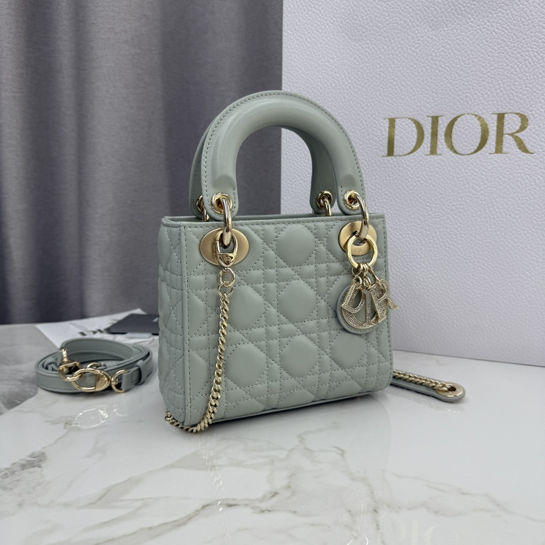 DiorA貨迷你戴妃包 女款薄荷綠色清新風格設計| 14 DiorA貨迷你戴妃包 女款薄荷綠色清新風格設計