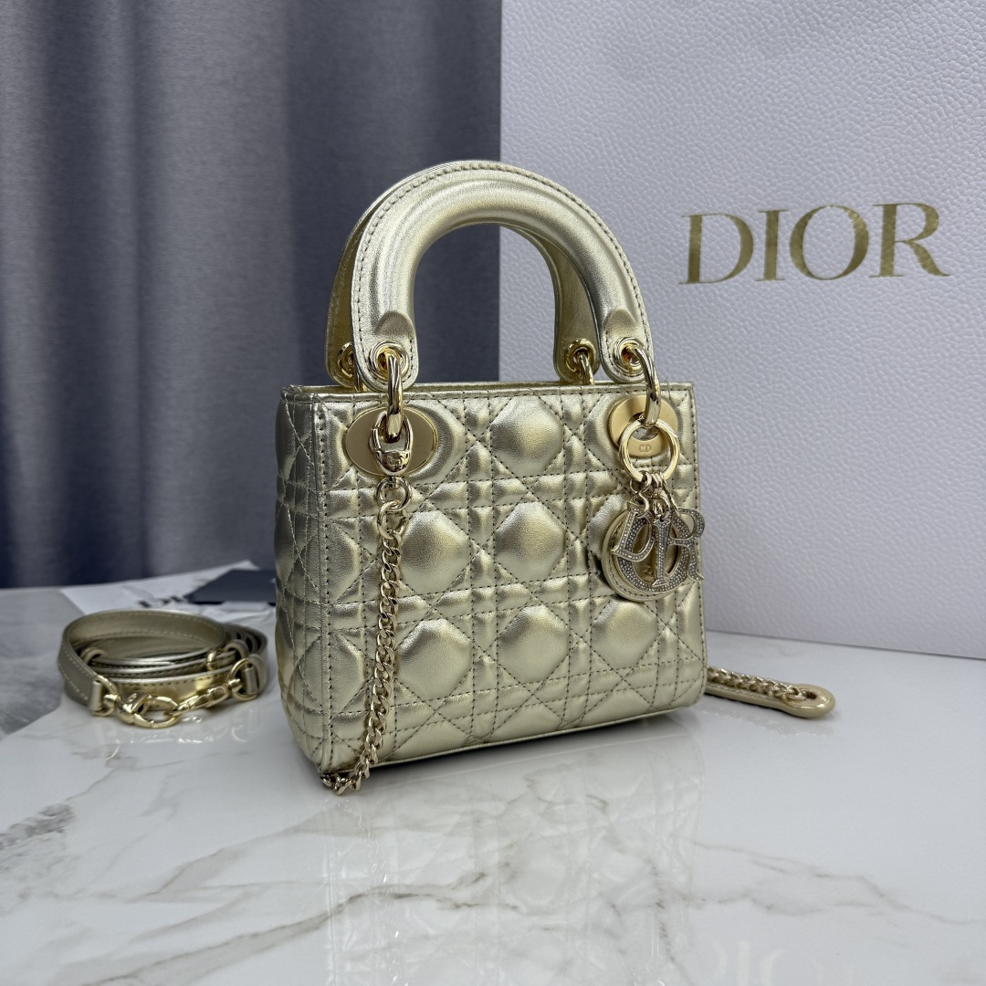 Dior原單金色戴妃迷你包 女款亮面皮革閃耀登場| 14 Dior原單金色戴妃迷你包 女款亮面皮革閃耀登場