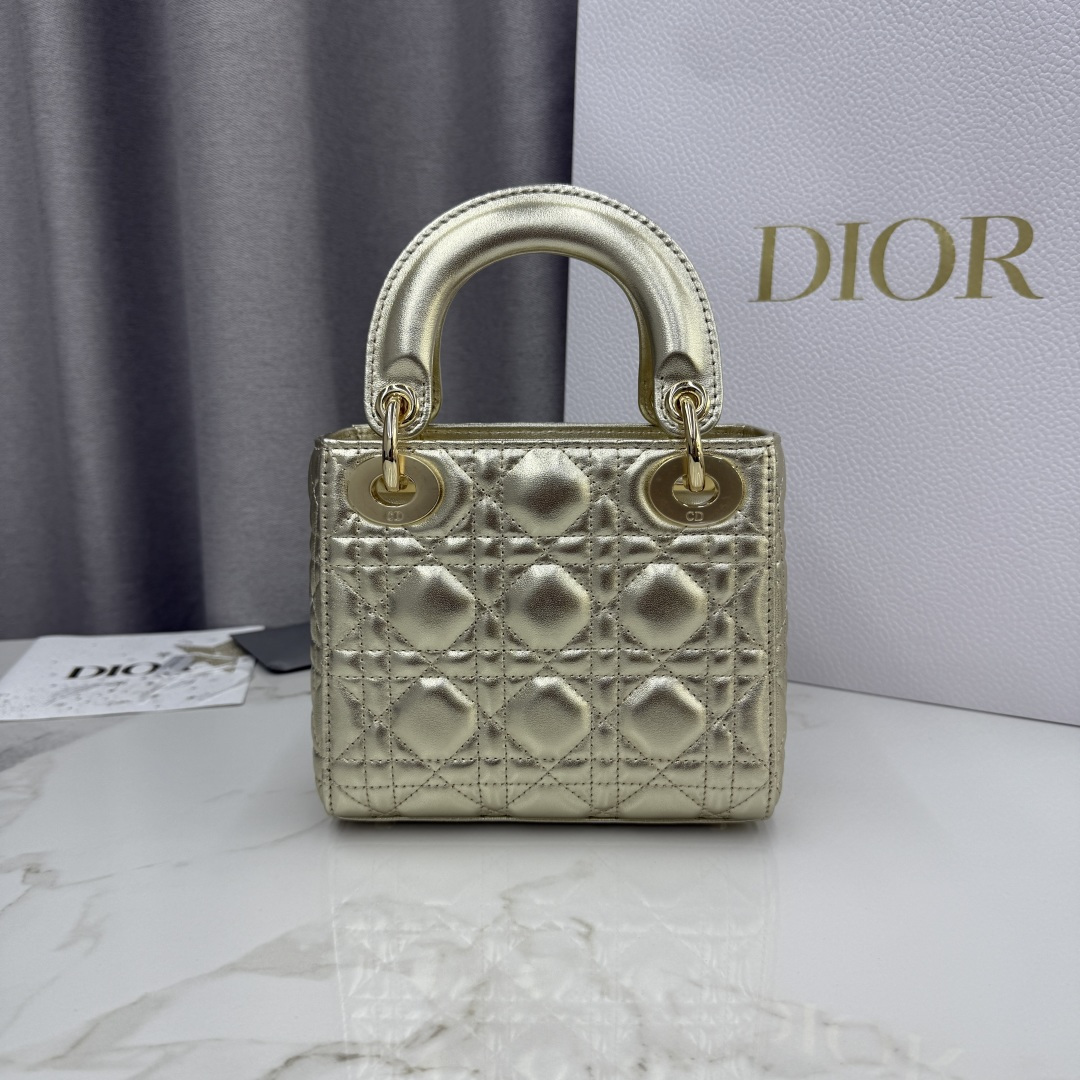 Dior原單金色戴妃迷你包 女款亮面皮革閃耀登場| 13 Dior原單金色戴妃迷你包 女款亮面皮革閃耀登場