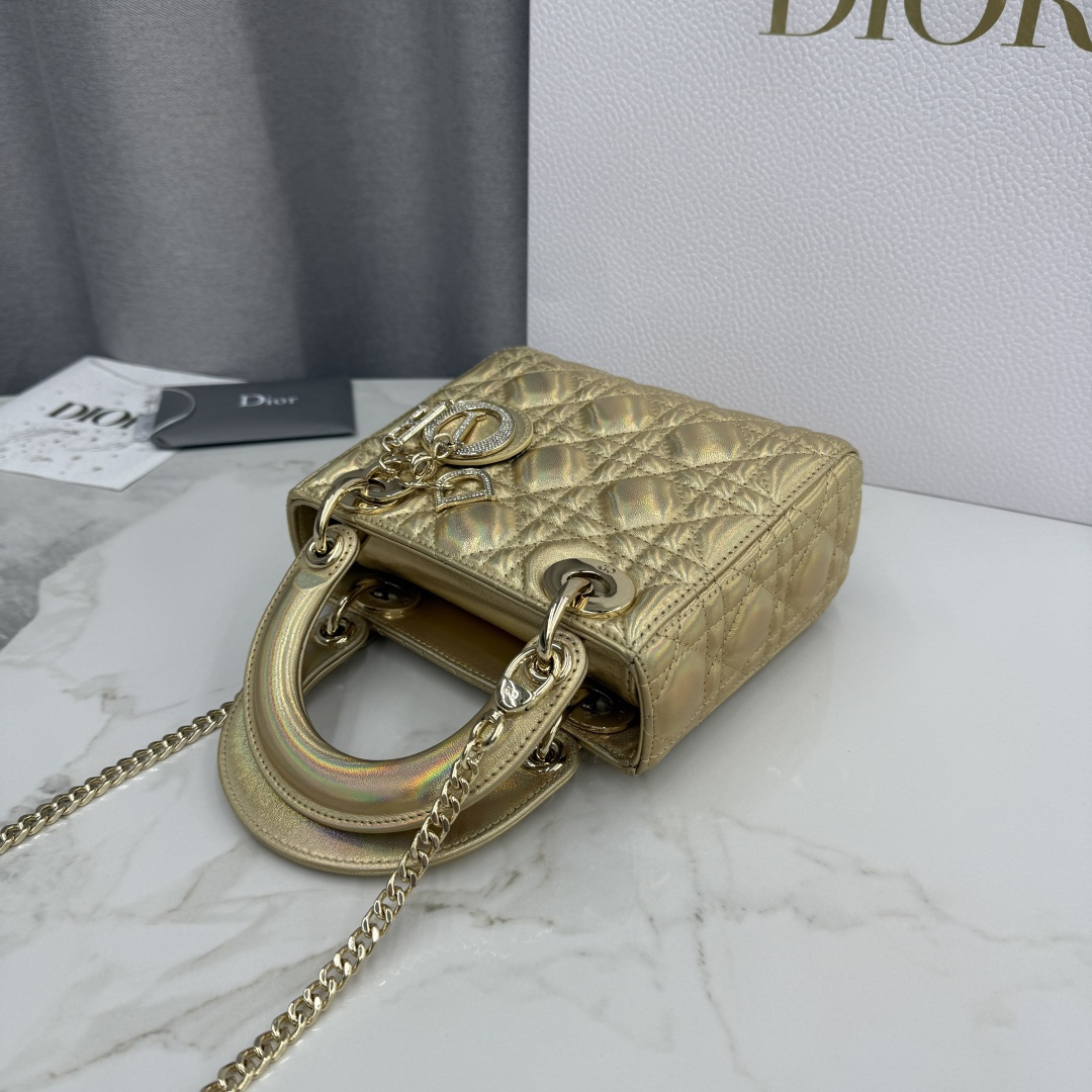 Dior一比一仿戴妃包 女款幻彩金色系奢華小包設計| 12 Dior一比一仿戴妃包 女款幻彩金色系奢華小包設計